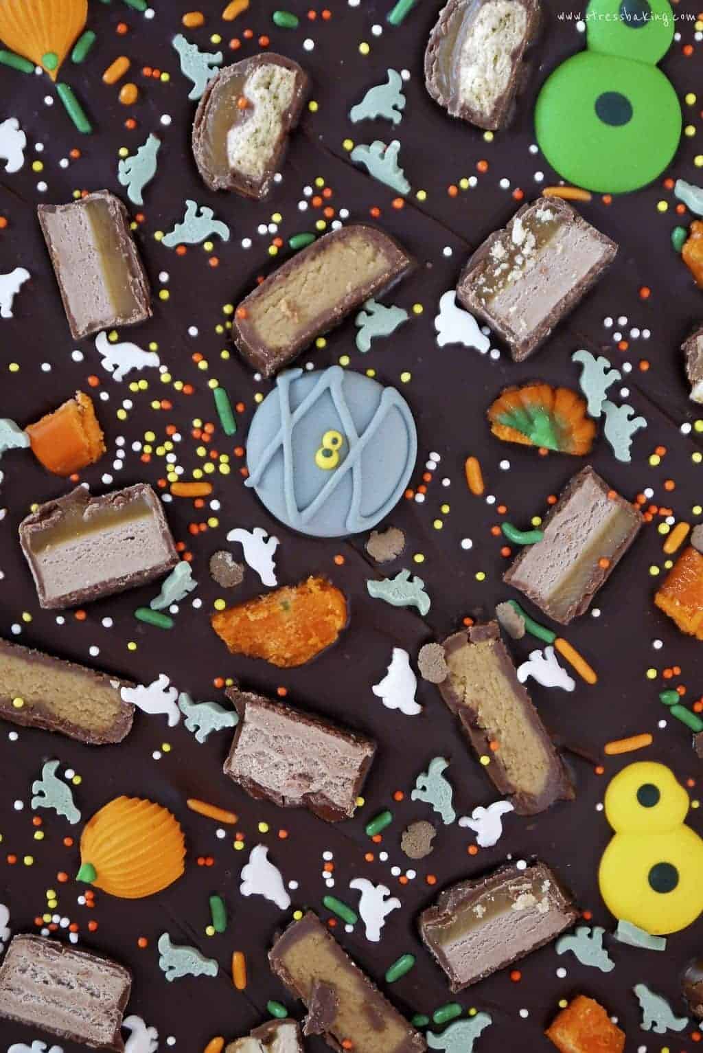 Leftover Halloween Candy Bark: Three ingredients for a sweet and salty way to use up leftover Halloween candy! | stressbaking.com #stressbaking #halloween #leftovercandy #candy #chocolate #bark #candybark