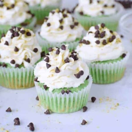 Pistachio cupcakes with cannoli frosting