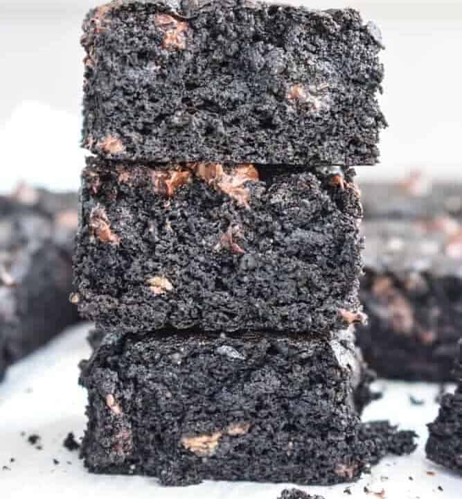Paleo Double Chocolate Brownies: Chocolate brownies so thick and rich that you would never know they're gluten free, dairy free, and paleo! | stressbaking.com