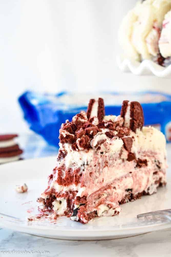 Red Velvet Oreo No-Bake Cheesecake: Supremely rich and creamy cheesecake filled with red velvet and Oreo flavors atop a Red Velvet Oreo crust. No baking required! | stressbaking.com #redvelvet #cheesecake #oreo #nobake #dessert