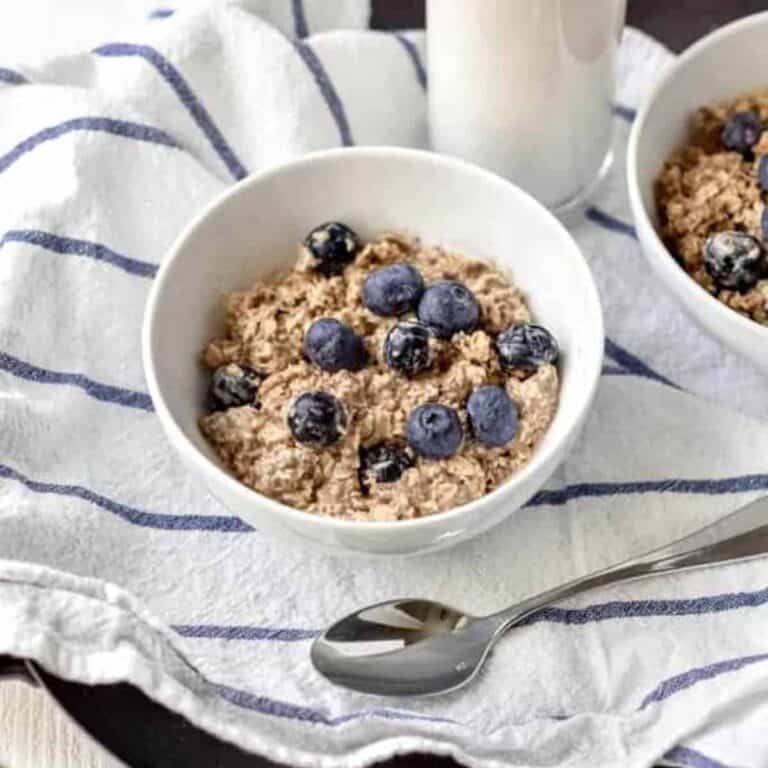 Easy Blueberry Muffin Overnight Oats
